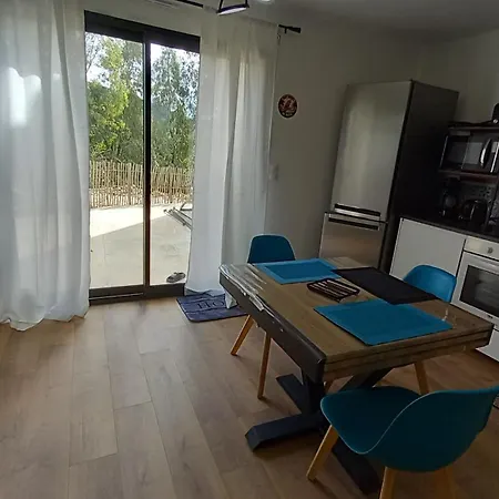 Avec Terrasse Dans Maison Individuelle Διαμέρισμα