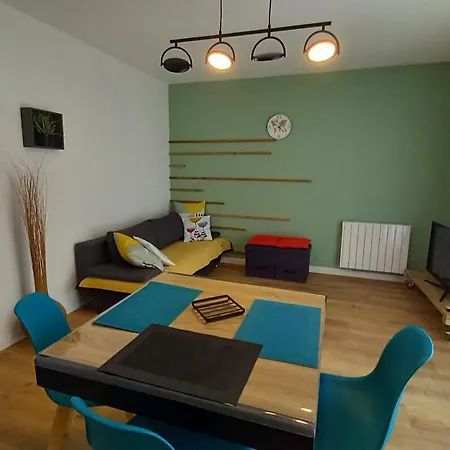 Apartment Avec Terrasse Dans Maison Individuelle