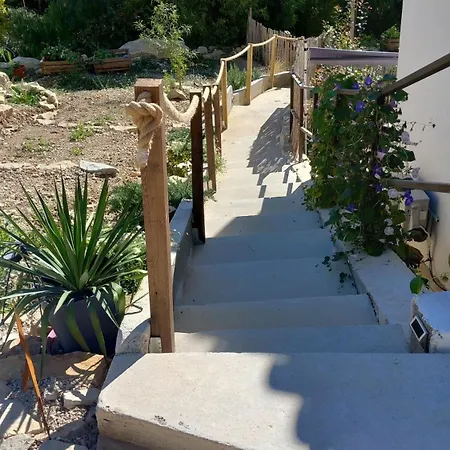 Avec Terrasse Dans Maison Individuelle Ceyreste